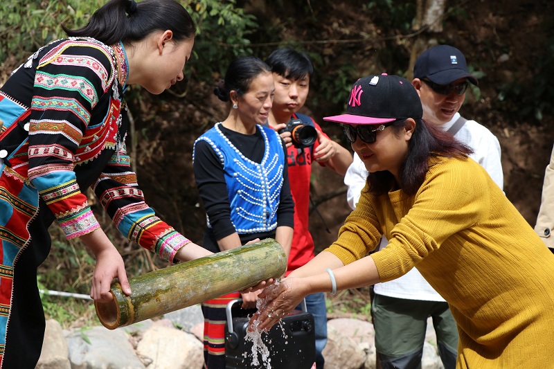 木依吉洗礼  魏琳霞摄 (39).JPG